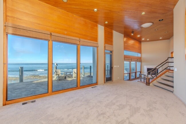 Foto del edificio - Extraordinary 5-Bed / 5-Bath Oceanfront Property in La Jolla!