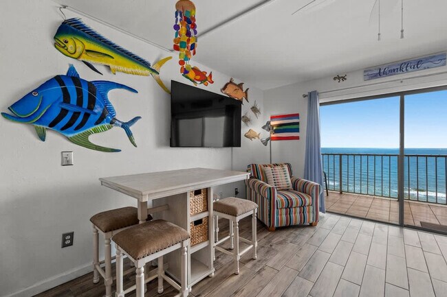 Building Photo - 8743 Thomas Dr