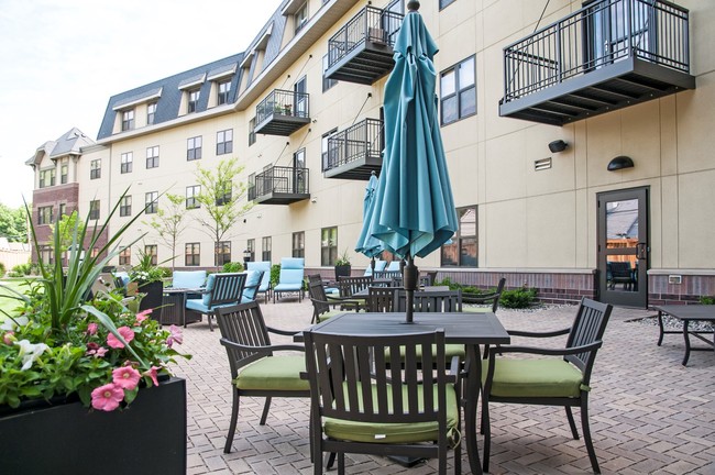 Patio/Grilling Area - Oaks Station Place