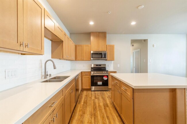 Building Photo - 129 Park Place Cir