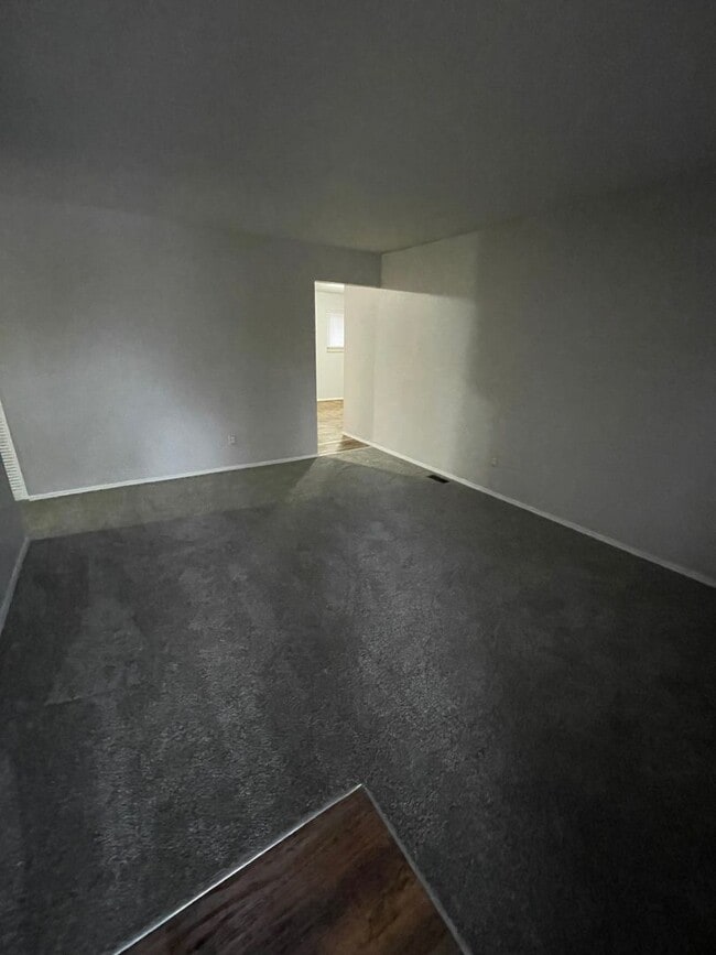 Building Photo - Warren Twp - 3 BR home