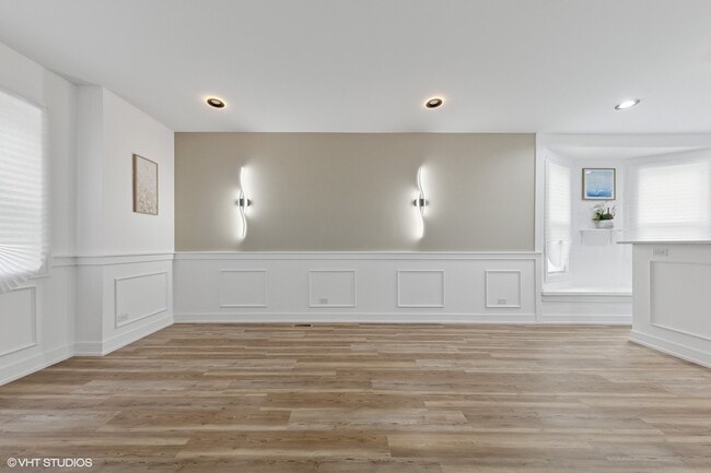 Building Photo - 6630 S Drexel Ave