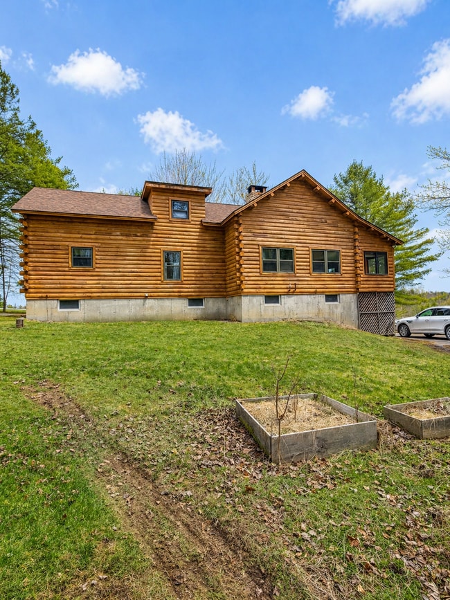 Building Photo - 805 N Dexter Rd