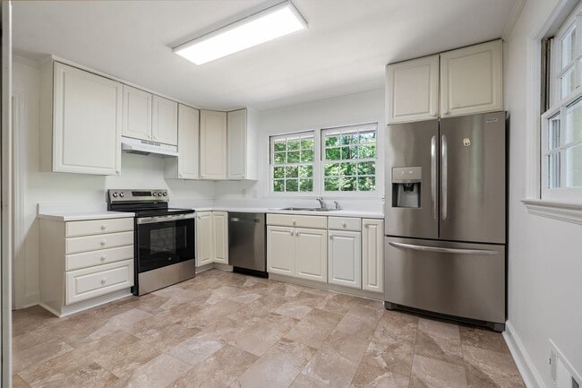 Building Photo - 1209 Roosevelt Dr