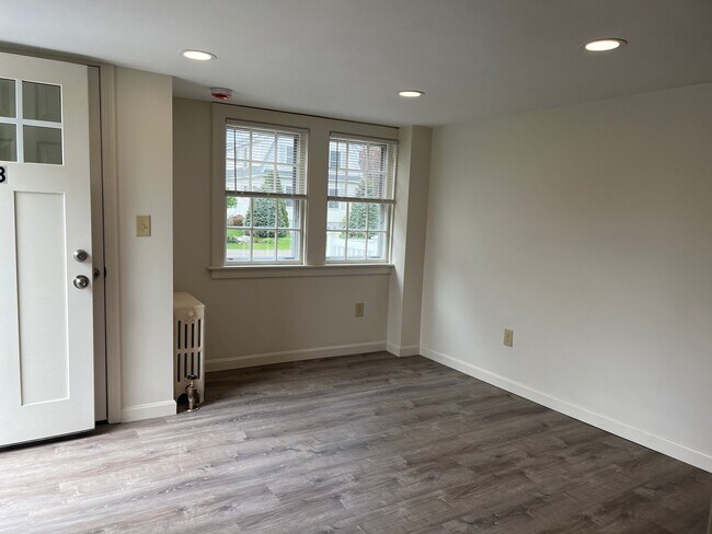 Building Photo - 14 Myrica Ave