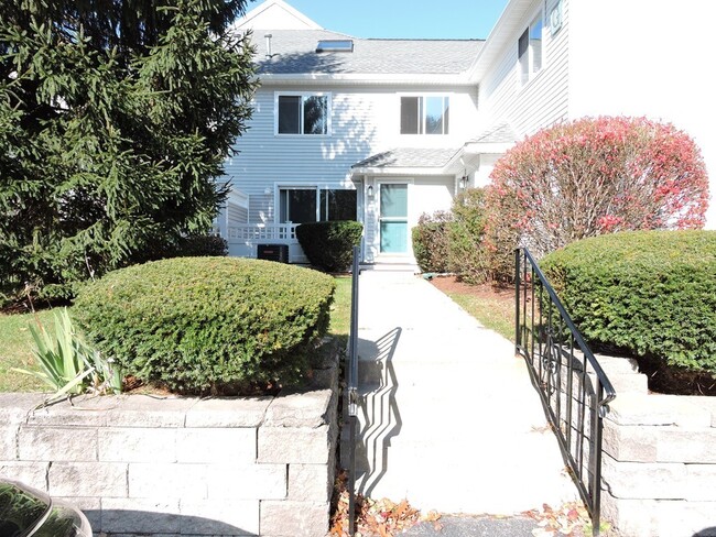 Building Photo - 360 Littleton Rd