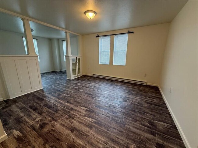 Foto del edificio - 570 Kendall Ave