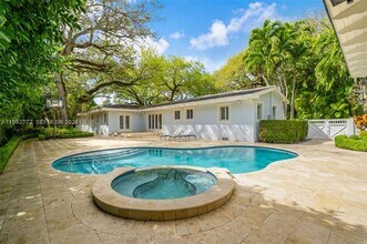 Building Photo - 1550 Taragona Dr