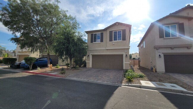 Foto del edificio - Northwest 3 bed 2.5 bath with close freeway access