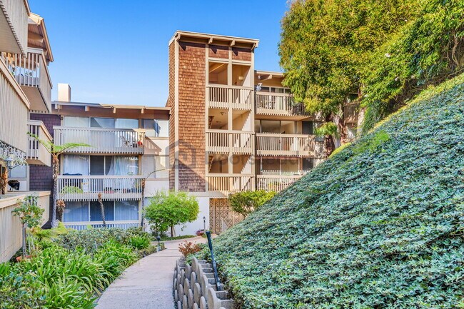 Foto del edificio - 6542 Ocean Crest Dr