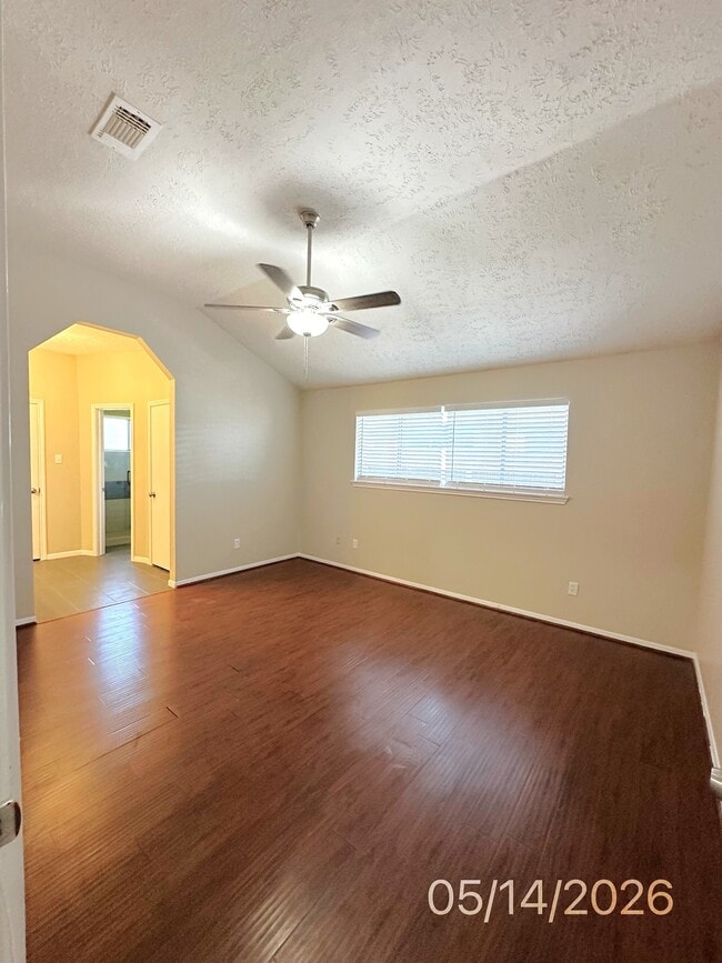 Building Photo - 21314 Highland Knolls Dr