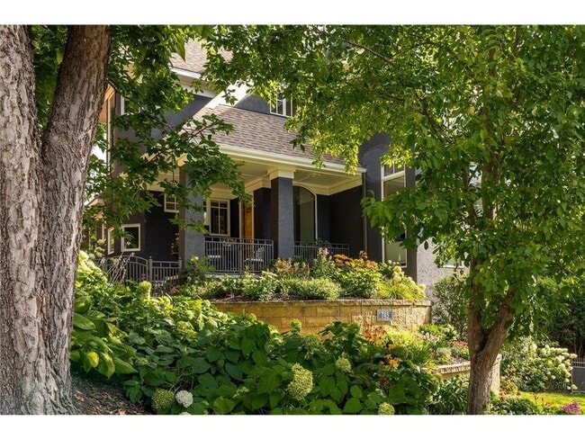 Foto del edificio - 745 Rice St E