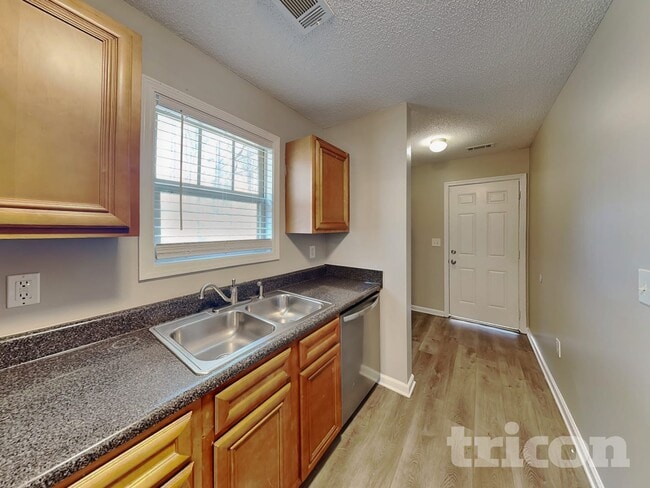 Building Photo - 106 White Creek Loop