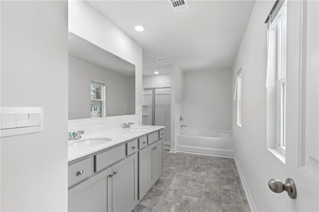 Building Photo - 5370 Swan Ln