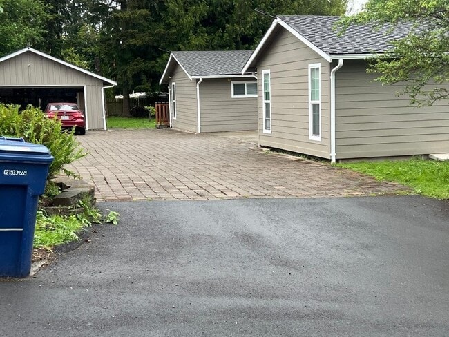 Photo - 23720 Locust Wy (Bothell, WA) Apartment