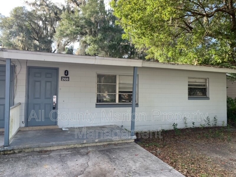 Primary Photo - 2108 NE 3rd St