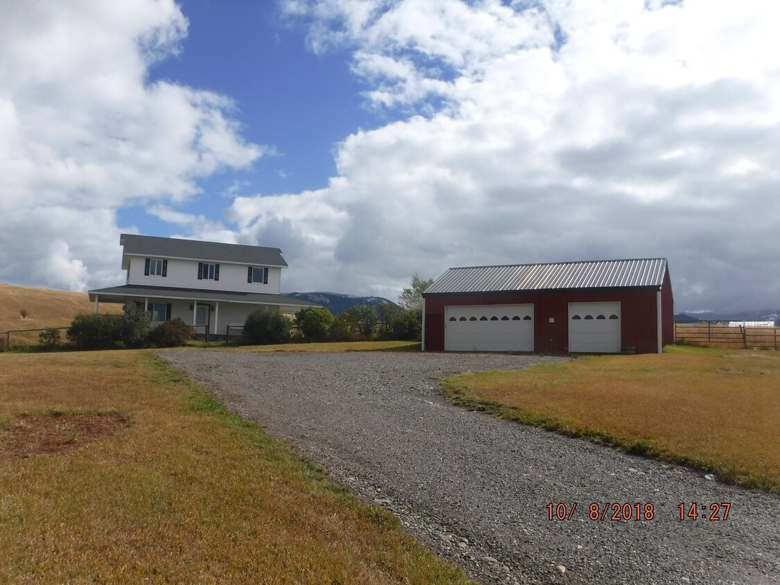 Foto principal - Gorgeous Home on 20 Acres- Horses Welcome!