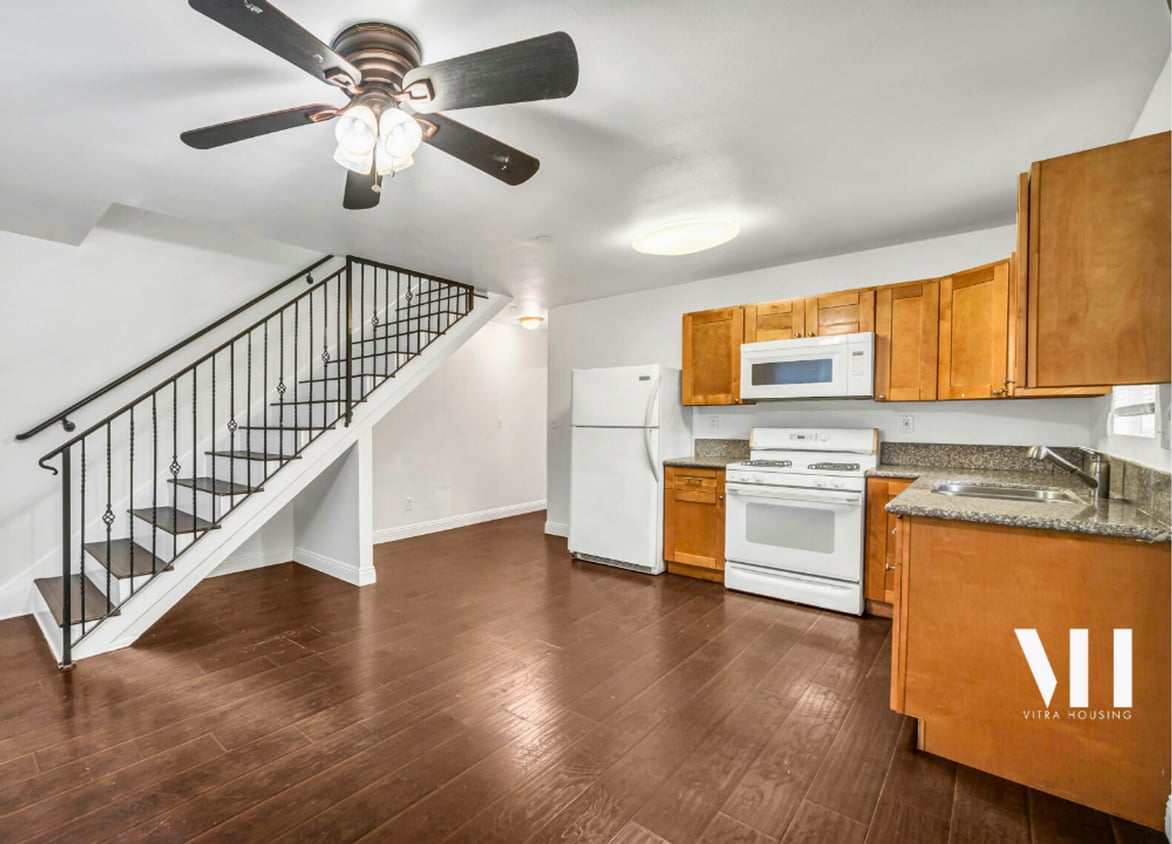 Foto principal - 1225 W 37th Pl
