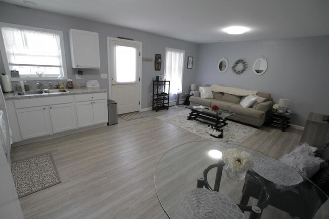 Foto del edificio - 586 Main St #4, Old Town ME 04468