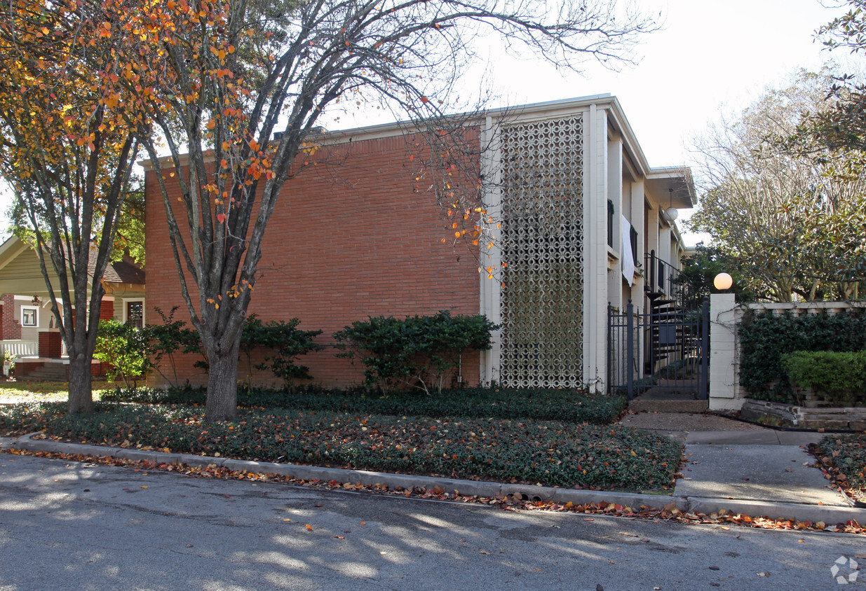 Building Photo - Harvard Apartments