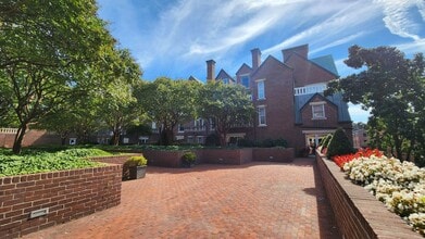 Building Photo - 115 N Lee St