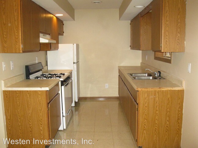 Building Photo - 3 br, 1.5 bath Room For Rent - 300 N Clay St