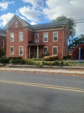 Building Photo - 323 N George St