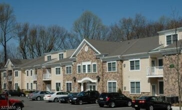 Building Photo - 851 Springfield Ave