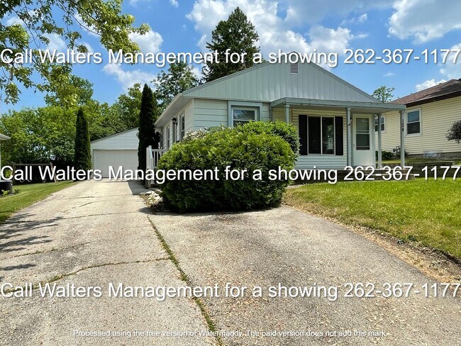 Building Photo - Pewaukee 3 Bedroom 1 Bath Home for Rent