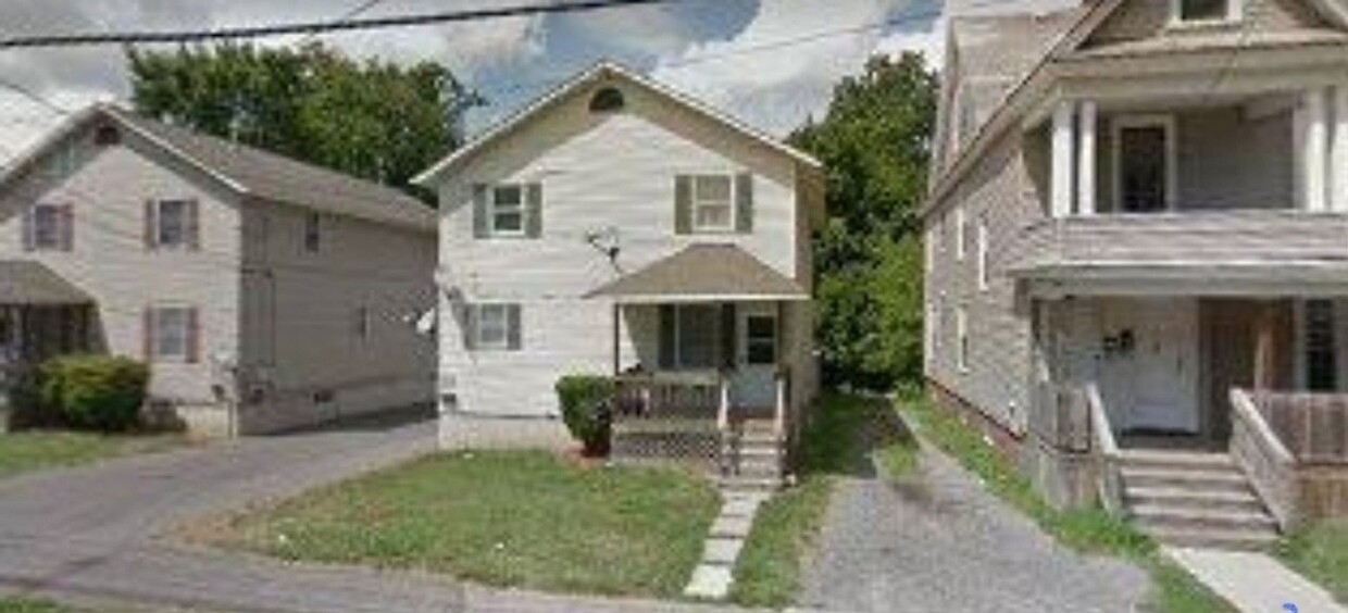 Foto principal - Charming 2BR Duplex in Syracuse