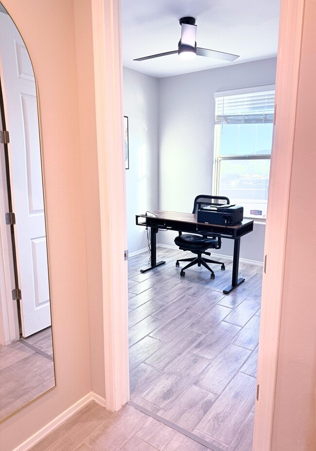 Foto del edificio - 620 W Calle El Tramo