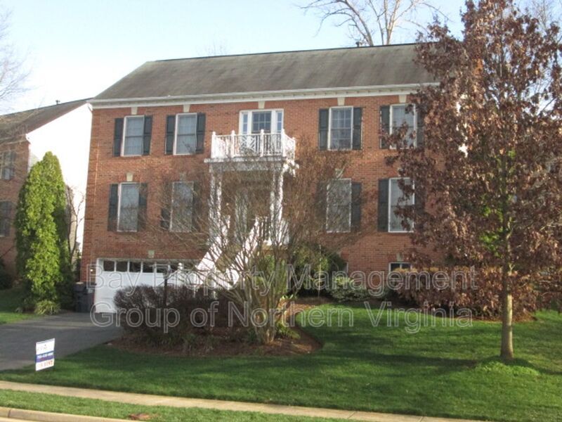 Primary Photo - 20620 Cutwater Pl