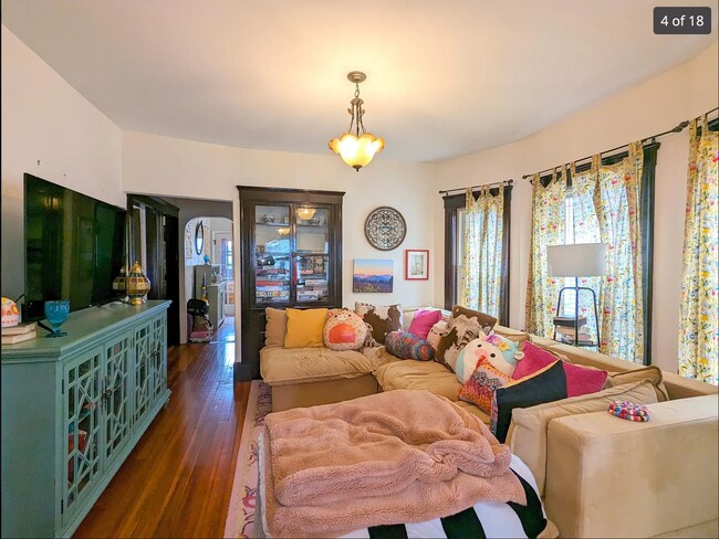 Foto del edificio - 71 Prichard Ave