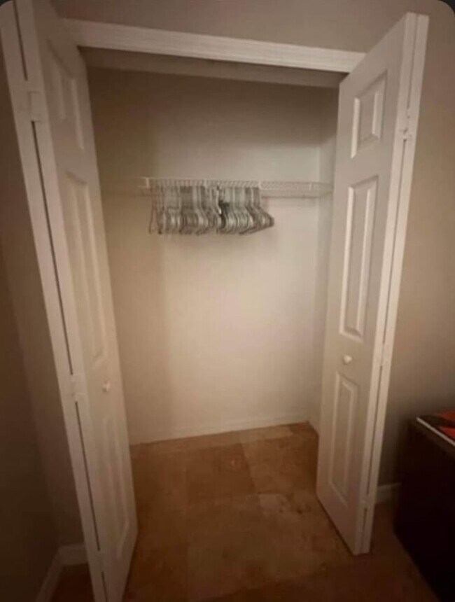 Foto del edificio - 4887 Adair Oak Dr