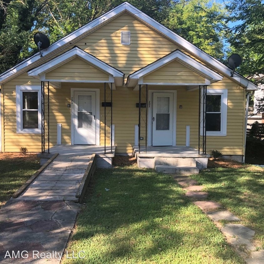 Primary Photo - 1 br, 1 bath Apartment - 202 Nelson Street