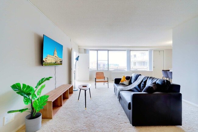 Building Photo - 2111 Richmond Hwy