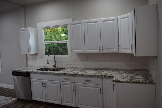 Foto del edificio - 2601 N Thorne Ave