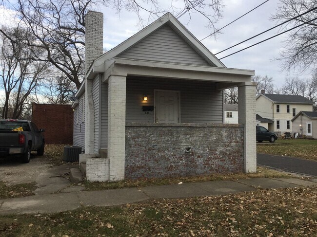 Foto del edificio - 613 W Russell St