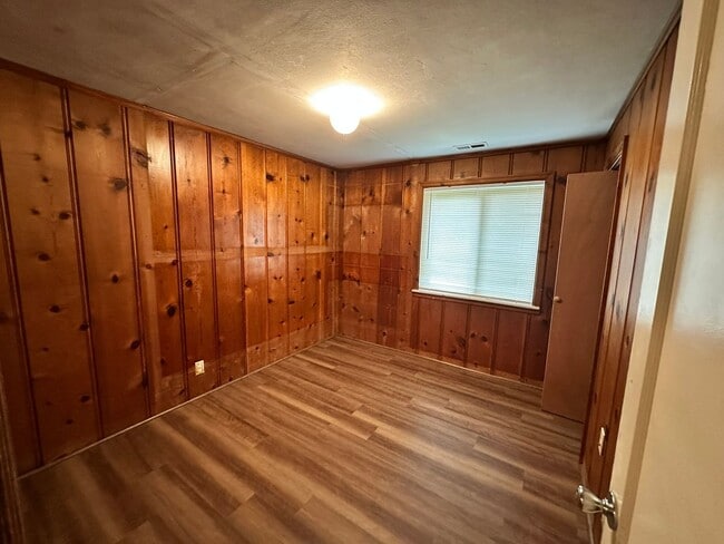 Photo - Lewis & Clark Graduate /Law Students ONLY Apartment