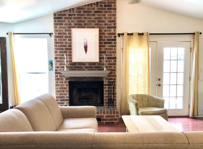 Building Photo - 10302 Annie Oakley Trail