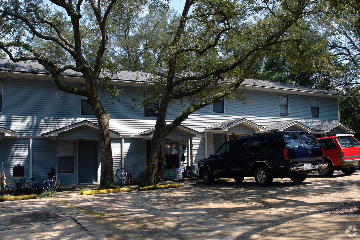 Foto principal - 590-592 Hill Ln
