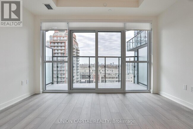 Photo du bâtiment - 110 Broadway Ave