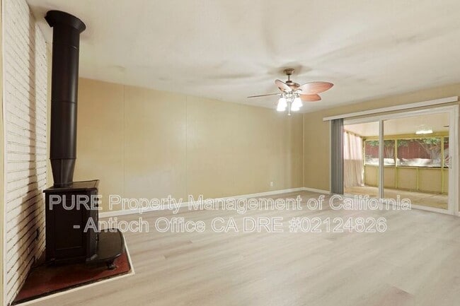 Building Photo - 1221 Miller St