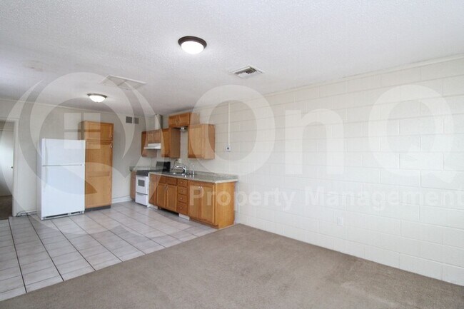 Building Photo - 16 1/2 South 81st Street