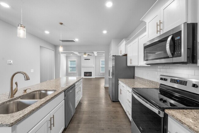 Foto del edificio - Beautiful 4 Bedroom, 2.5 Bath Home for Rent!