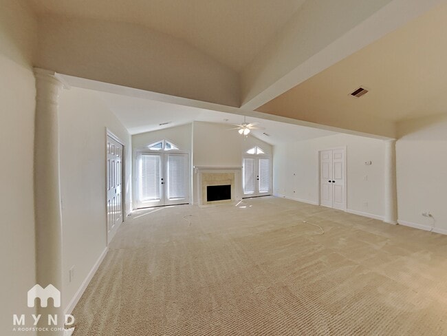Building Photo - 4601 Lake Village Dr