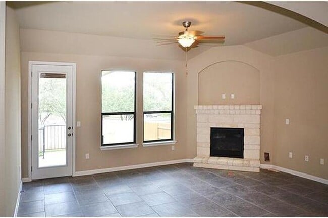 Foto del edificio - 15908 Dink Pearson Ln