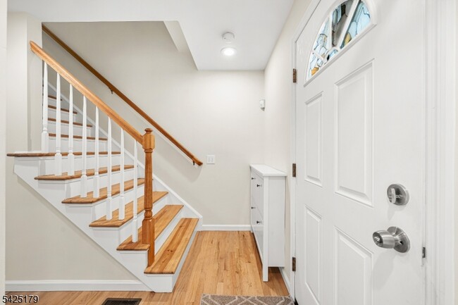 Foto del edificio - 112 Peapack Rd