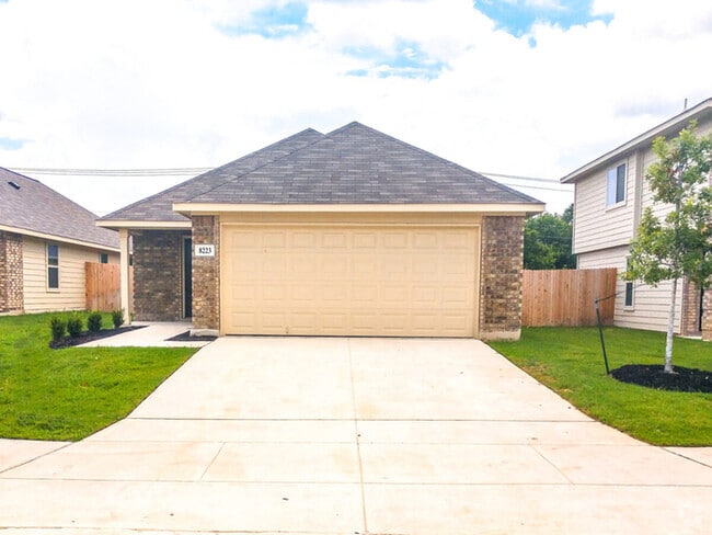 Building Photo - 8223 Tesoro Hills