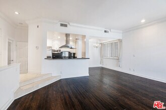 Building Photo - 315 N Swall Dr